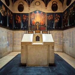 Chapel of Peace & Victory ... in memory of the first WWI aerial raid of Ravenna ... at the basilica.