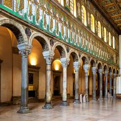 Procession of the Virgins ... Basilica di Sant'Apollinare Nuovo — Ravenna, Italy.
