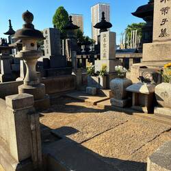 "Tobas," letters to the dead