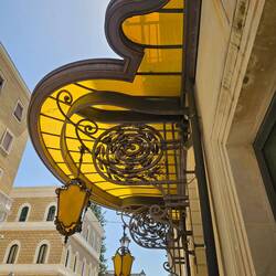 The front door of the Tivoli hotel