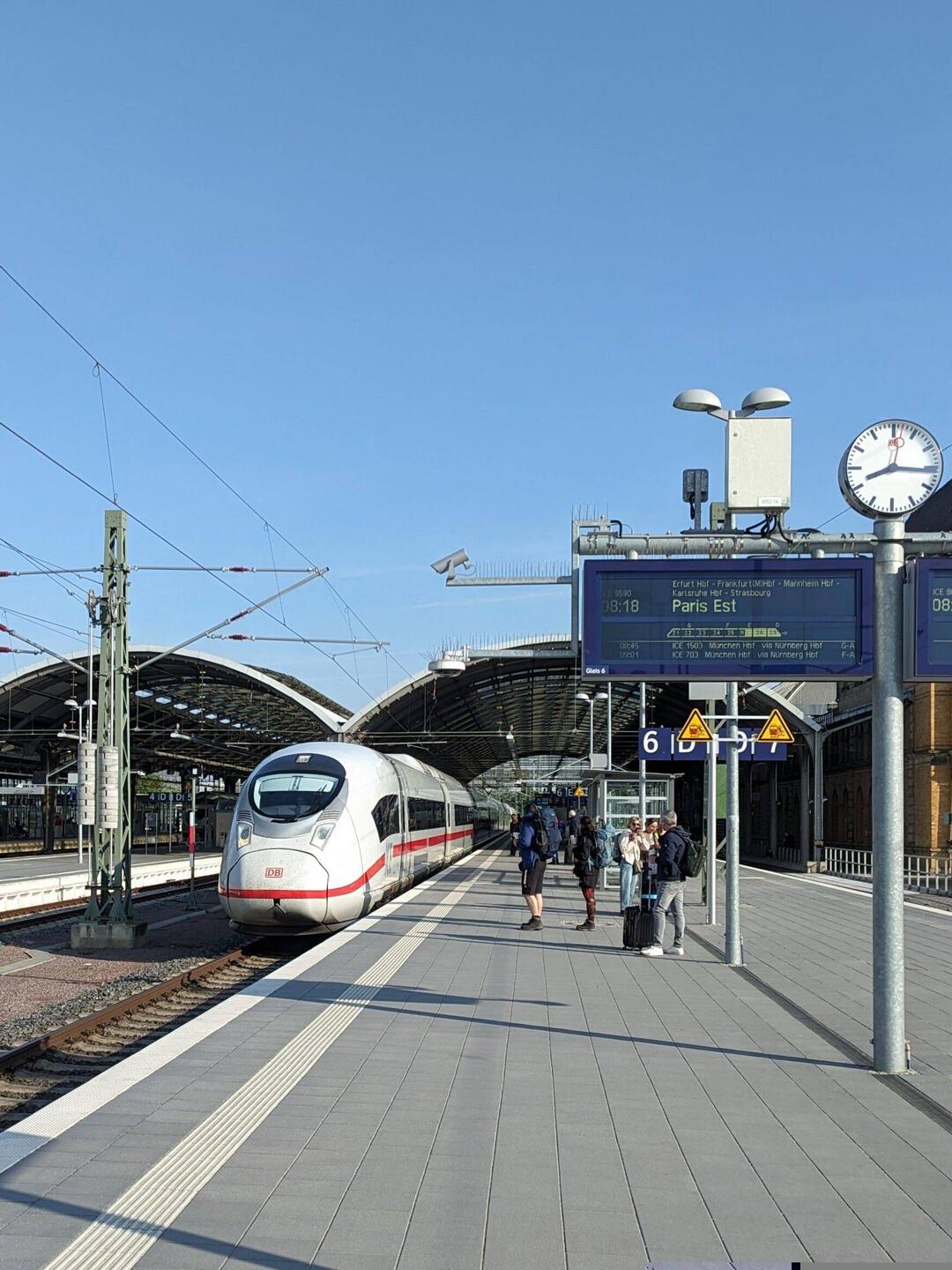 Abfahrt in Halle