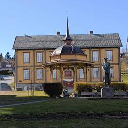 Musikpavillon und König Harald