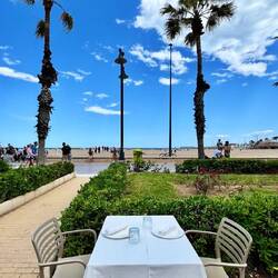 Blick von unserem Restaurant auf Strand und Meer