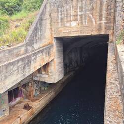 Eingang eines alten U-Boot-Bunkers