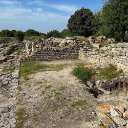 Room at the city of Troy