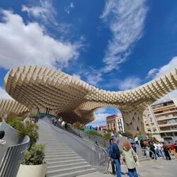 D'spomenik Seville! Modernističen arhitektonski dosežek, ki trga gate!