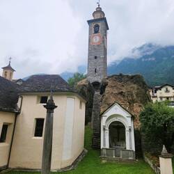 Croveo - Campanile della Chiesa Parrocchiale della Natività di Maria Vergine