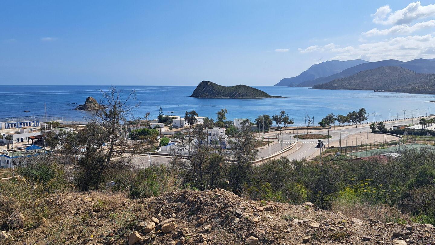 Hafen und Verkehrsknotenpunkt Cala Iris
