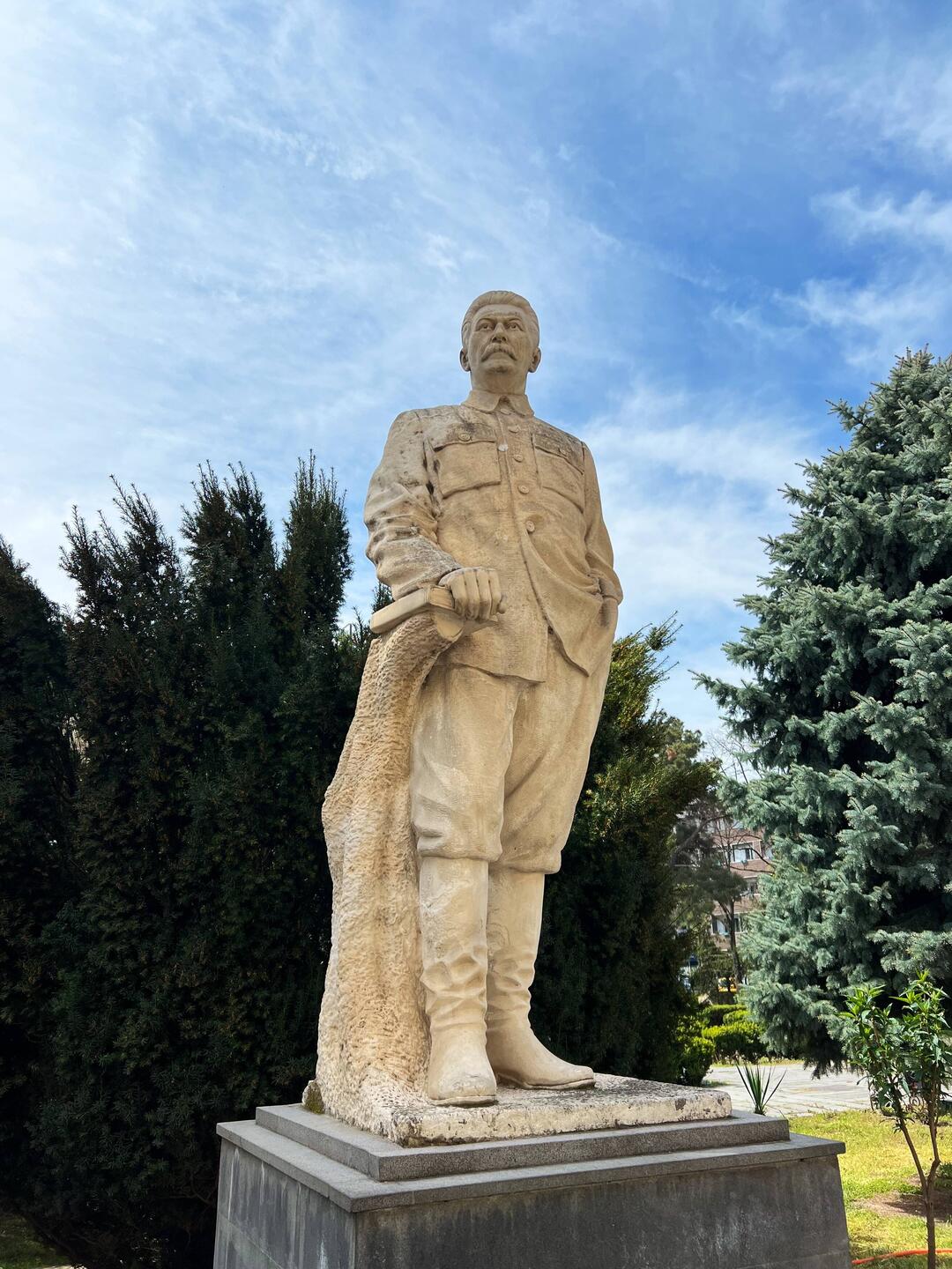 Stalin-Statue vor dem Museum