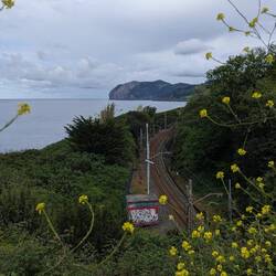 Enge Kurven und viele Tunnel, hier kurz vor Bermeo