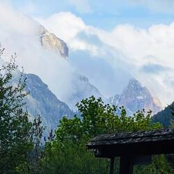 Dolomitas en modo fantasma, imponentes pero a cámara lenta.