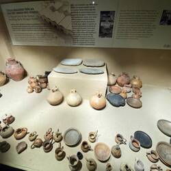 Tongefäse ca. 2500 Jahre alt