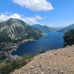 Erster Blick auf die Provinz Kotor
