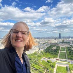 Blick auf das Champ de Mars von der 2. Ebene.