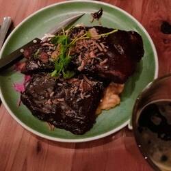 Bbq Pork Ribs with Mac n Cheese and slaw
