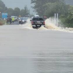 Unterwegs überall Land unter