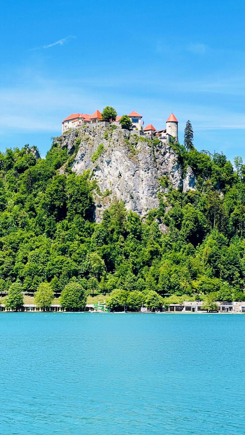 Lago Bled parece sacado de un cuento, simplemente mágico.