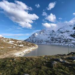 Bernina Pass mit Lago Bianco in Abendsonne