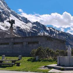 Passo Tonale , Skigebiet Ponte di Legno, wieder runter nach Edolo, rauf nach San Pietro