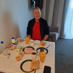 Frühstück im Zimmer unserer Unterkunft
