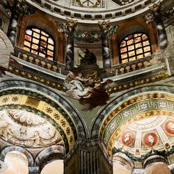 Detail from the octagonal nave ... Basilica di San Vitale — Ravenna, Italy.