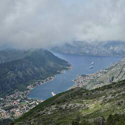 Aussicht vom 'Lovćen Nationalpark' auf die Bucht von Kotor