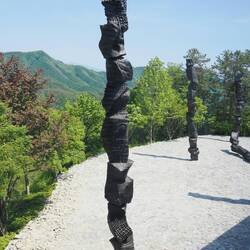 Bronzeplastik von Lee Bae / Bronze sculpture by Lee Bae