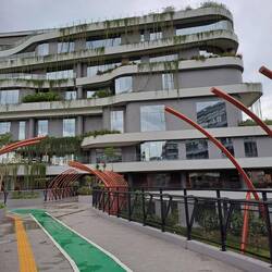 mit Fahrrad-Weg