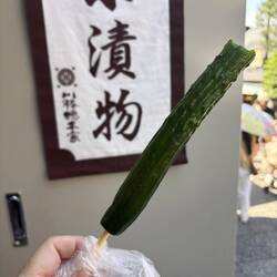 Mit Zitronen eingelegte Gurken als Snack: Der Hammer bei dieser Hitze.