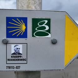 Wir folgen teilweise dem Pilgerweg.