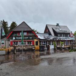 Café op 930 meter hoogte, ook op het dak ligt sneeuw!