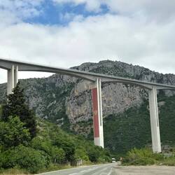 Die neue Autobahn führt außen herum