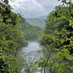 Wanderung entlang des Flusses Mrtvica