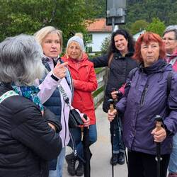 Senioren-Wandergruppe mit Reiseleiterin Barbara 😄