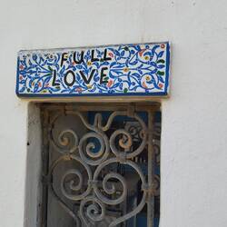 Schilder gibt es überall in der Medina, hier mal auf Englisch