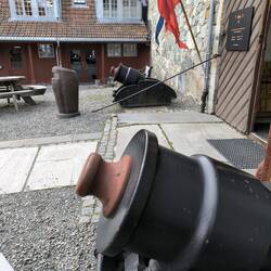 vor dem Militärmuseum