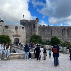 Ça se dégage à l'entrée de la vieille ville