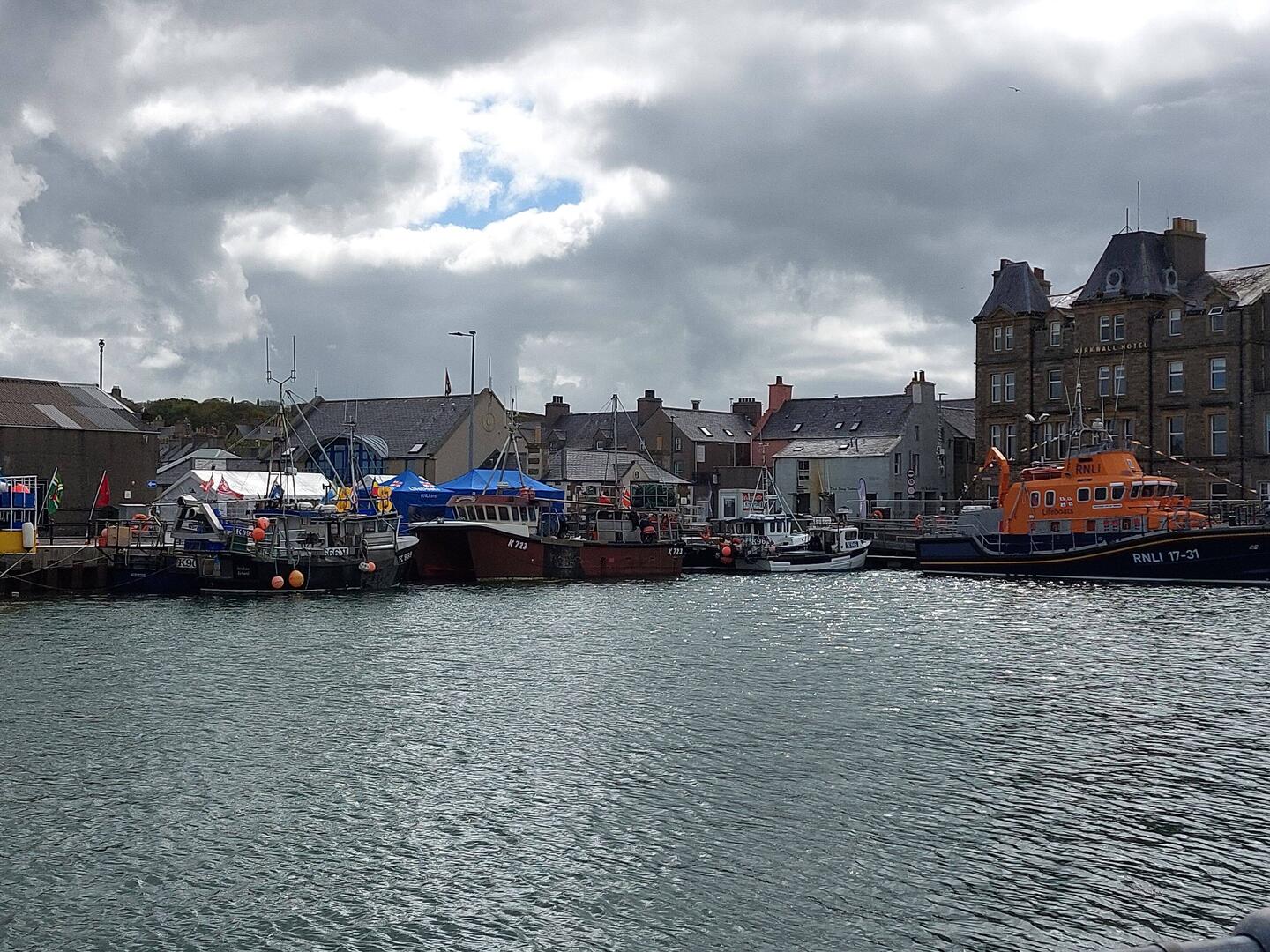 Hafen von Kirkwall