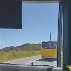 Busfahrt entlang der Küstenstrasse