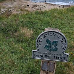Dancers ledge