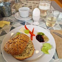 Lecker Frühstück im Stenbjerg Kro ☺️