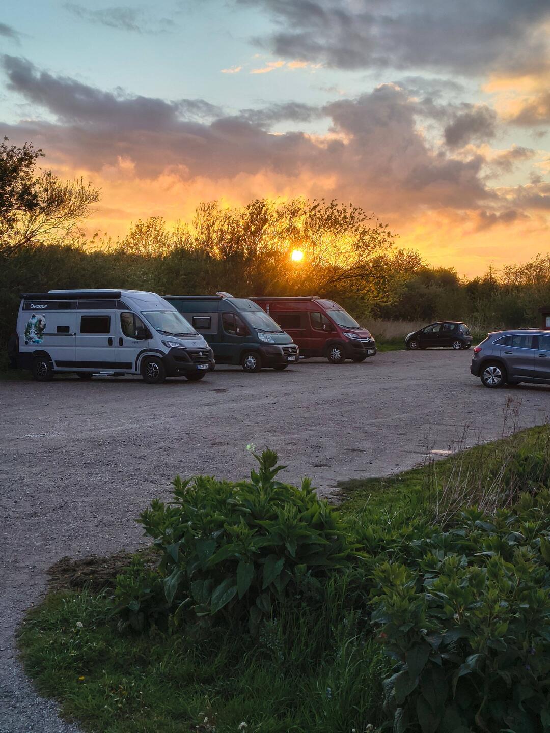 Schöner Stellplatz mit Sonnenuntergang