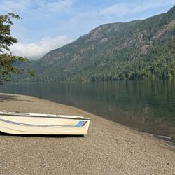 1. Stopp: Cameron Lake