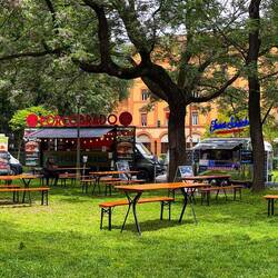 STREEAT®️ Food Truck Festival ... Garden of Villa Cassarini — Bologna, Italy.