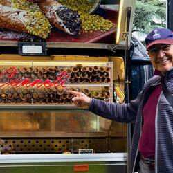 Methinks we have a winner! ... STREEAT®️ Food Truck Festival ... Garden of Villa Cassarini — Bologna.