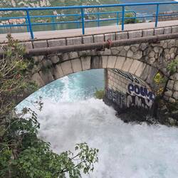 Tosender Wasserfall kurz vor Risan