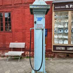 Zapfsäule der Jahrhundertwende