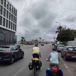 Auch in Casablanca sind arme Viertel und Luxushotels dicht nebeneinander