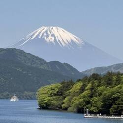 Der Mount Fuji vom Ashi See aus.