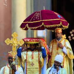 Eritrean Orthodox Tewahdo Church procession @ Piazza de' Celestini — Bologna, Italy.